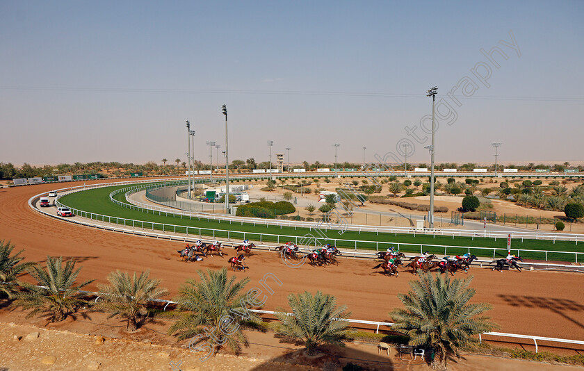 Race-0001-scene-0001 
 Turning for home during the Jahez Fillies Handicap at the Saudi Cup
King Abdulaziz Racecourse, Riyadh, Saudi Arabia 25 Feb 2022 - Pic Steven Cargill / Racingfotos.com