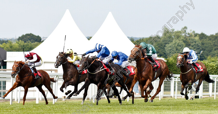 Elarqam-0001 
 ELARQAM (centre, Jim Crowley) beats EXTRA ELUSIVE (right) and ROYAL LINE (left) in The Davies Insurance Services Gala Stakes
Sandown 5 Jul 2019 - Pic Steven Cargill / Racingfotos.com