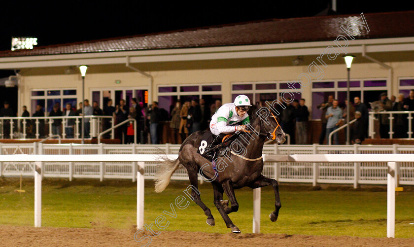 Music-Society-0003 
 MUSIC SOCIETY (Ben Curtis) wins The totescoop6 £1 Million This Saturday Novice Median Auction Stakes Chelmsford 16 Nov 2017 - Pic Steven Cargill / Racingfotos.com