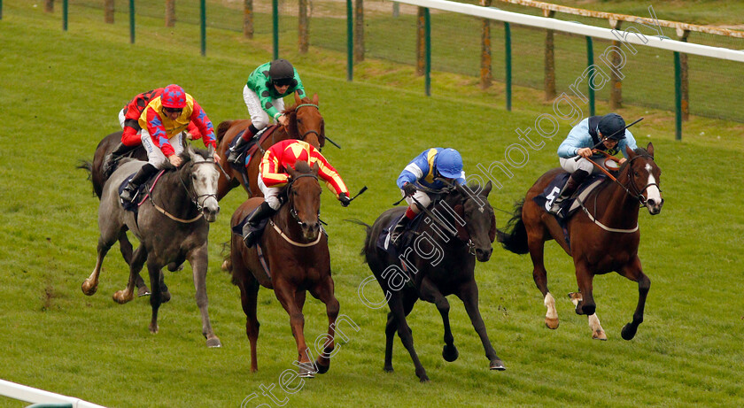 Harlequin-Rock-0001 
 HARLEQUIN ROCK (2nd right, Franny Norton) beats HARRY BEAU (left) and COVERHAM (right) in The Great Yarmouth & Caister Golf Club Mechants Gallop Handicap Div1 Yarmouth 16 Oct 2017 - Pic Steven Cargill / Racingfotos.com