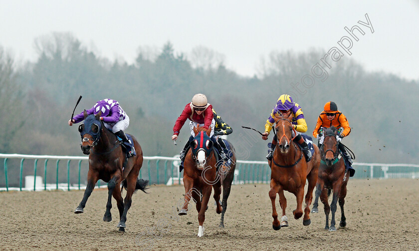 Motown-Mick-0002 
 MOTOWN MICK (right, Timmy Murphy) beats ROSEAU CITY (centre) and THE MUMS (left) inThe 32Red.com Nursery Lingfield 20 Dec 2017 - Pic Steven Cargill / Racingfotos.com