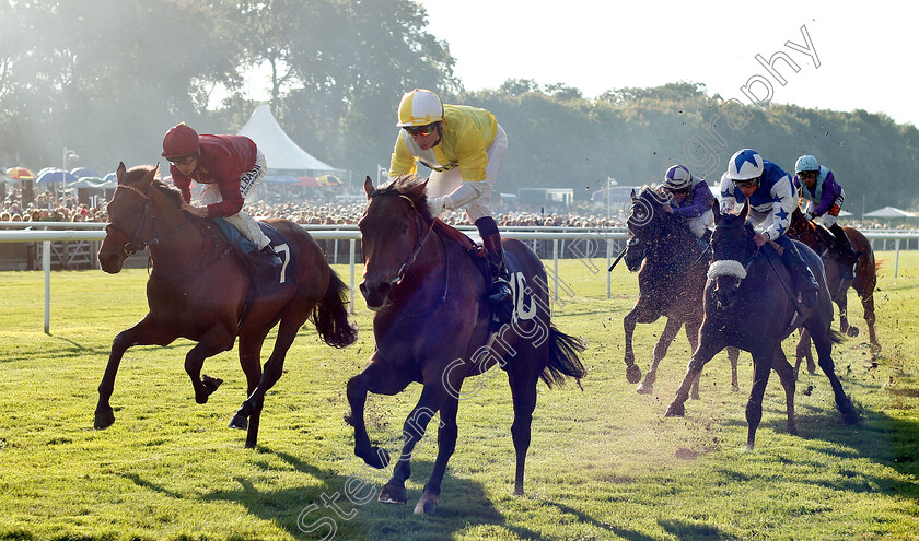 Red-Bravo-0006 
 RED BRAVO (centre, Gerald Mosse) beats KICK ON (left) in The Fly London Southend Airport To Lyon Maiden Stakes
Newmarket 10 Aug 2018 - Pic Steven Cargill / Racingfotos.com