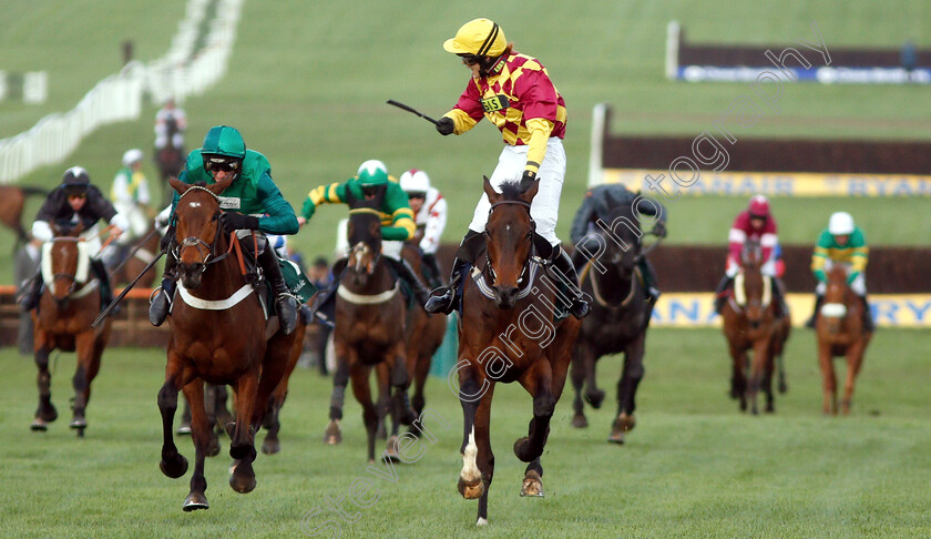 Siruh-Du-Lac-0001 
 SIRUH DU LAC (Lizzie Kelly) beats JANIKA (left) in The Brown Advisory & Merriebelle Stable Plate
Cheltenham 14 Mar 2019 - Pic Steven Cargill / Racingfotos.com