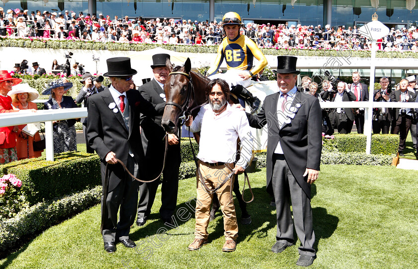 Shang-Shang-Shang-0010 
 SHANG SHANG SHANG (Joel Rosario) with Wesley Ward and owners after The Norfolk Stakes
Royal Ascot 21 Jun 2018 - Pic Steven Cargill / Racingfotos.com