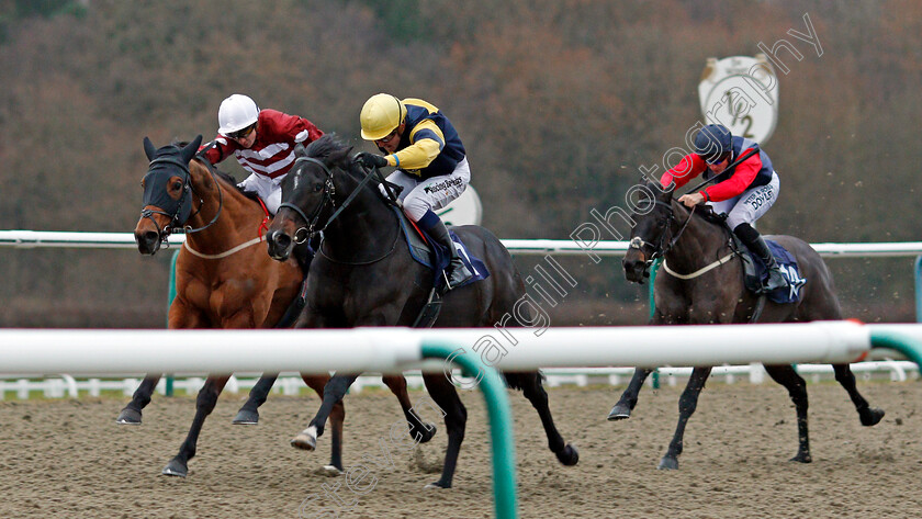 Dutiful-Son-0001 
 DUTIFUL SON (centre, Jim Crowley) beats MANSFIELD (left) in The Play Jackpot Games At sunbets.co.uk/vegas Handicap Div2 Lingfield 6 Dec 2017 - Pic Steven Cargill / Racingfotos.com