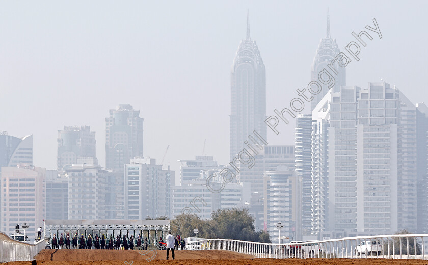 Jebel-Ali-0004 
 Horses break from the stalls down the back straight at Jebel Ali, Dubai 9 Feb 2018 - Pic Steven Cargill / Racingfotos.com