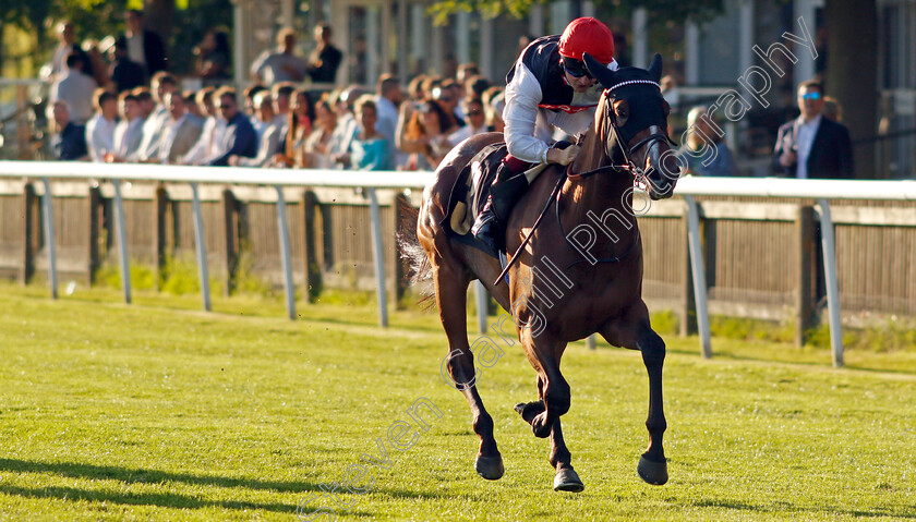 Lou-Lou s-Gift-0002 
 LOU LOU'S GIFT (Cieren Fallon) wins The Fizz Cup Classic Handicap
Newmarket 28 Jun 2024 - Pic Steven Cargill / Racingfotos.com