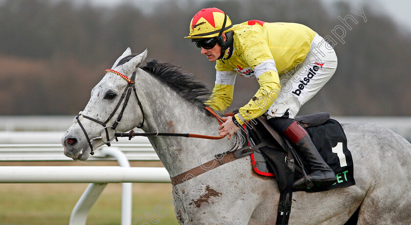 Politologue-0007 
 POLITOLOGUE (Sam Twiston-Davies) wins The Unibet Desert Orchid Chase Kempton 27 Dec 2017 - Pic Steven Cargill / Racingfotos.com