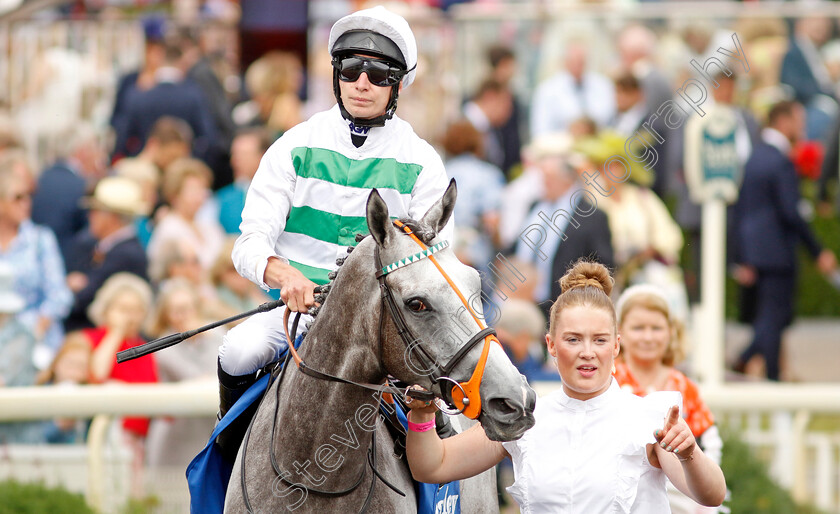 Alpinista-0001 
 ALPINISTA (Luke Morris) winner of The Darley Yorkshire Oaks
York 18 Aug 2022 - Pic Steven Cargill / Racingfotos.com