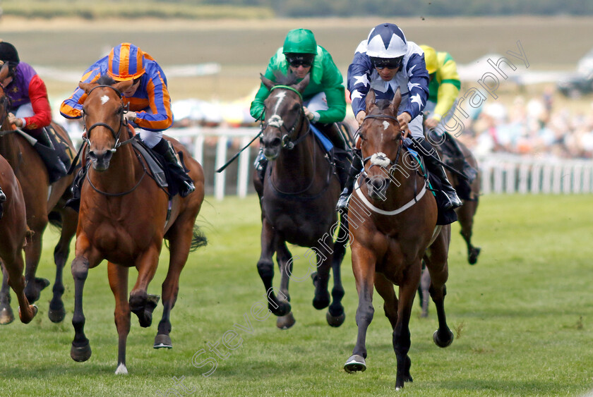 Alseyoob-0002 
 ALSEYOOB (right, Sean Levey) beats LUCKIN BREW (left) in The Rossdales British EBF Maiden Fillies Stakes
Newmarket 9 Jul 2022 - Pic Steven Cargill / Racingfotos.com