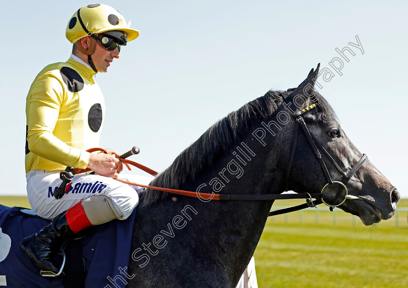 Defoe-0002 
 DEFOE (Andrea Atzeni) before The Dunaden Jockey Club Stakes Newmarket 5 May 2018 - Pic Steven Cargill / Racingfotos.com