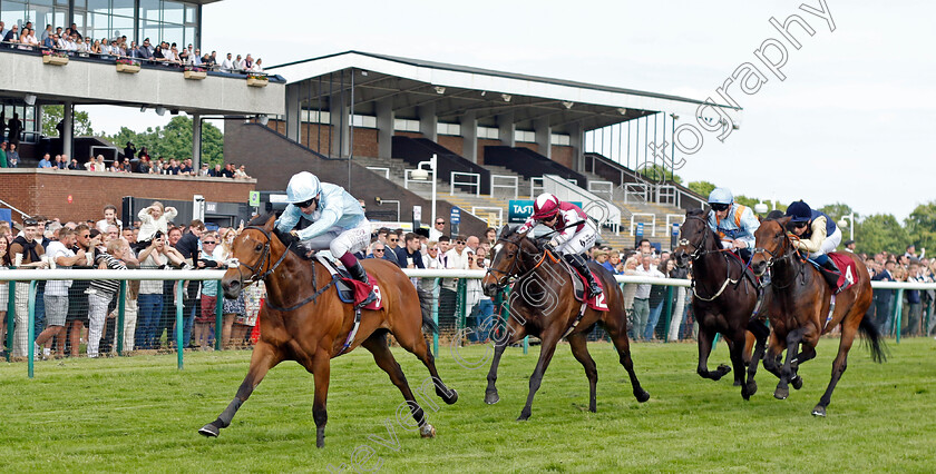 Nariko-0004 
 NARIKO (Oisin Murphy) wins The Betfred Double Delight Edge Green Handicap
Haydock 25 May 2024 - Pic Steven Cargill / Racingfotos.com