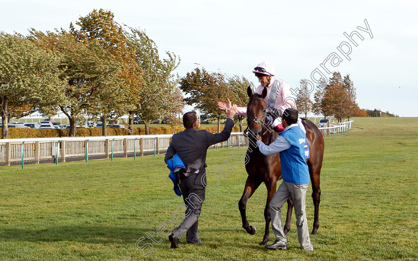 Too-Darn-Hot-0016 
 TOO DARN HOT (Frankie Dettori) after The Darley Dewhurst Stakes
Newmarket 13 Oct 2018 - Pic Steven Cargill / Racingfotos.com