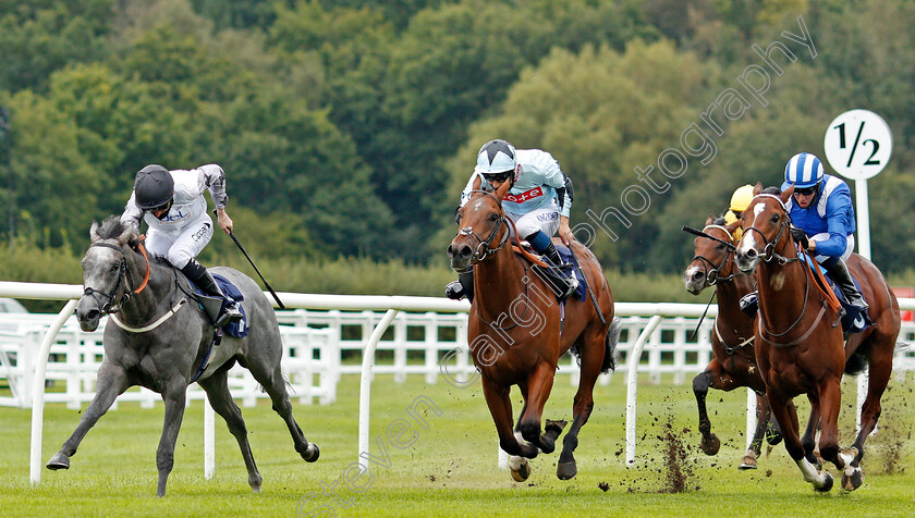 Night-On-Earth-0001 
 NIGHT ON EARTH (centre, William Carver) beats WINGS OF A DOVE (left) and ASADJUMEIRAH (right) in The Betway EBF Novice Stakes
Lingfield 2 Sep 2020 - Pic Steven Cargill / Racingfotos.com