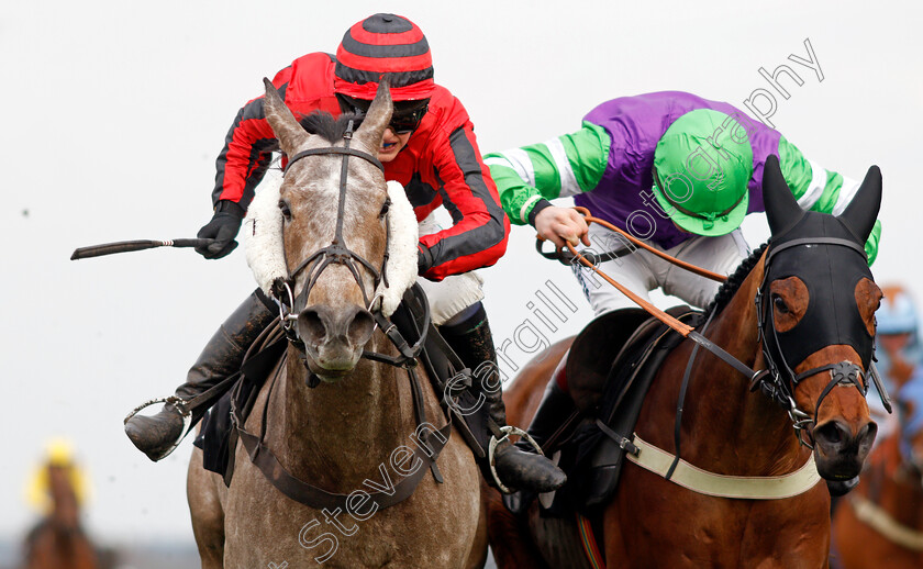 Ashoka-0008 
 ASHOKA (left, Bridget Andrews) beats BEAU BAY (right) in The Ascot Spring Garden Show Novices Handicap Chase Ascot 25 Mar 2018 - Pic Steven Cargill / Racingfotos.com