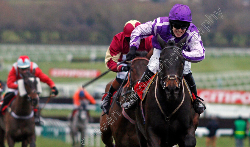 Arthurs-Gift-0003 
 ARTHUR'S GIFT (Tom Humphries) wins The Citipost Handicap Hurdle Cheltenham 15 Dec 2017 - Pic Steven Cargill / Racingfotos.com