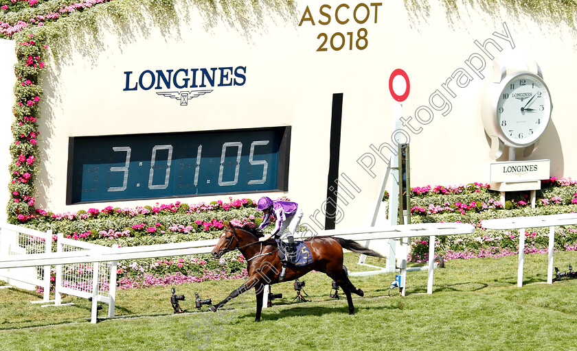 Kew-Gardens-0004 
 KEW GARDENS (Ryan Moore) wins The Queen's Vase
Royal Ascot 20 Jun 2018 - Pic Steven Cargill / Racingfotos.com