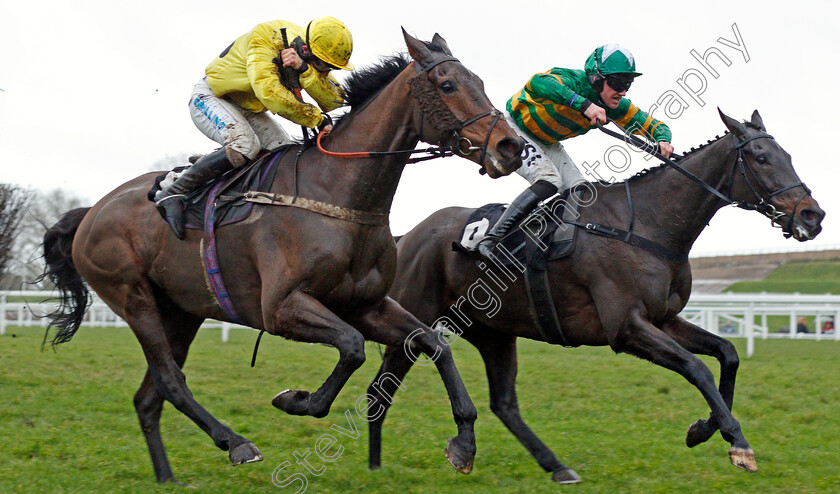 Regal-Encore-0004 
 REGAL ENCORE (right, Richie McLernon) beats ACTING LASS (left) in The Dave Dawes Silver Cup Handicap Chase
Ascot 21 Dec 2019 - Pic Steven Cargill / Racingfotos.com