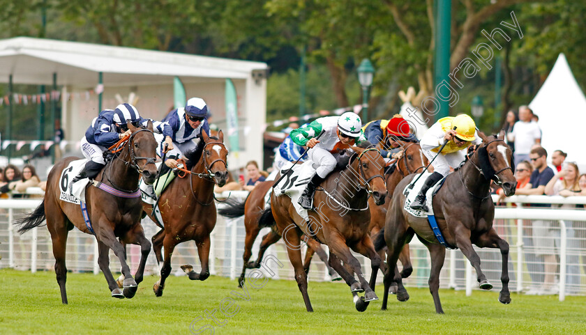 La-Samana-0006 
 LA SAMANA (right, Maxime Guyon) beats SHAMROCK BREEZE (centre) and MAW LAM (left) in The Prix de la Vallee d'Auge
Deauville 3 Aug 2024 - Pic Steven Cargill / Racingfotos.com