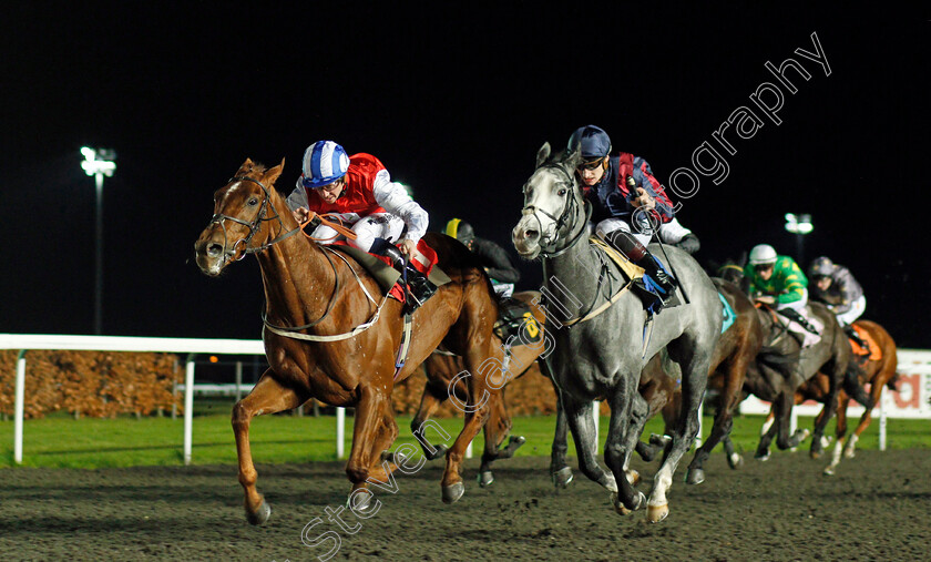 Soldier-In-Action-0001 
 SOLDIER IN ACTION (left, Jim Crowley) beats LORD GEORGE (right) in The 32Red Handicap Kempton 22 Nov 2017 - Pic Steven Cargill / Racingfotos.com