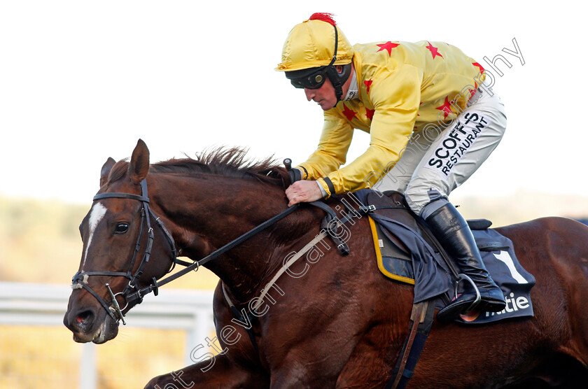 Count-Meribel-0007 
 COUNT MERIBEL (Mark Grant) wins The Mitie Events & Leisure Novices Hurdle Ascot 25 Nov 2017 - Pic Steven Cargill / Racingfotos.com