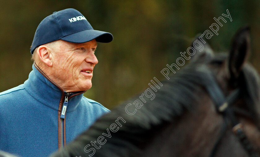 John-Gosden-0020 
 John Gosden watches his string return from the gallops in Newmarket 23 Mar 2018 - Pic Steven Cargill / Racingfotos.com