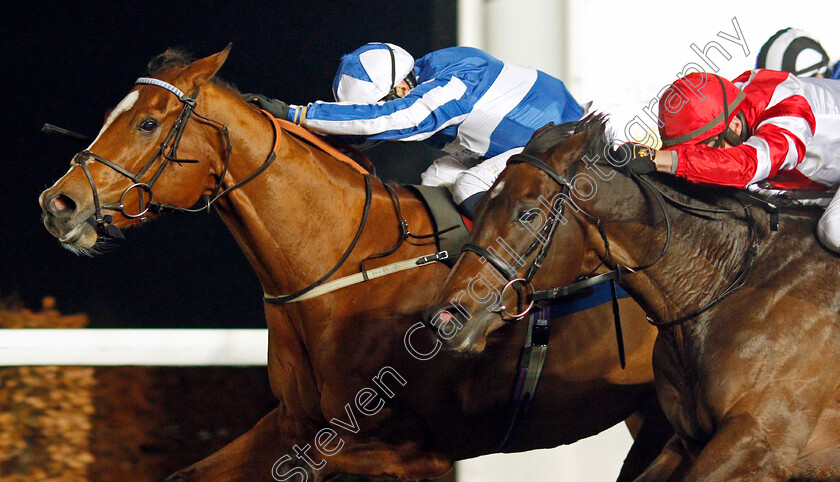 Johnny-Drama-0006 
 JOHNNY DRAMA (left, Silvestre De Sousa) beats SINJAARI (right) in The Unibet Wild Flower Stakes
Kempton 2 Dec 2020 - Pic Steven Cargill / Racingfotos.com