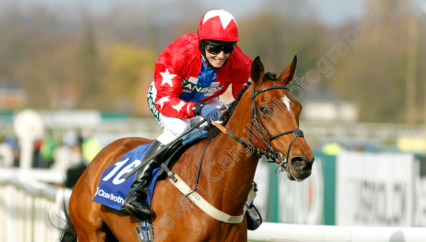 Editeur-Du-Gite-0010 
 EDITEUR DU GITE (Joshua Moore) wins The Close Brothers Red Rum Handicap Chase
Aintree 8 Apr 2021 - Pic Steven Cargill / Racingfotos.com