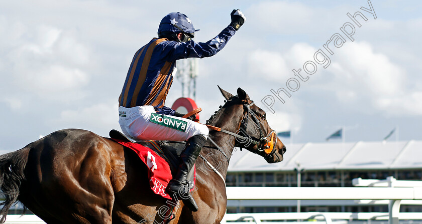 Dysart-Enos-0002 
 DYSART ENOS (Paddy Brennan) wins The Goffs Uk Nickel Coin Mares Standard Open National Hunt Flat Race
Aintree 13 Apr 2023 - Pic Steven Cargill / Racingfotos.com