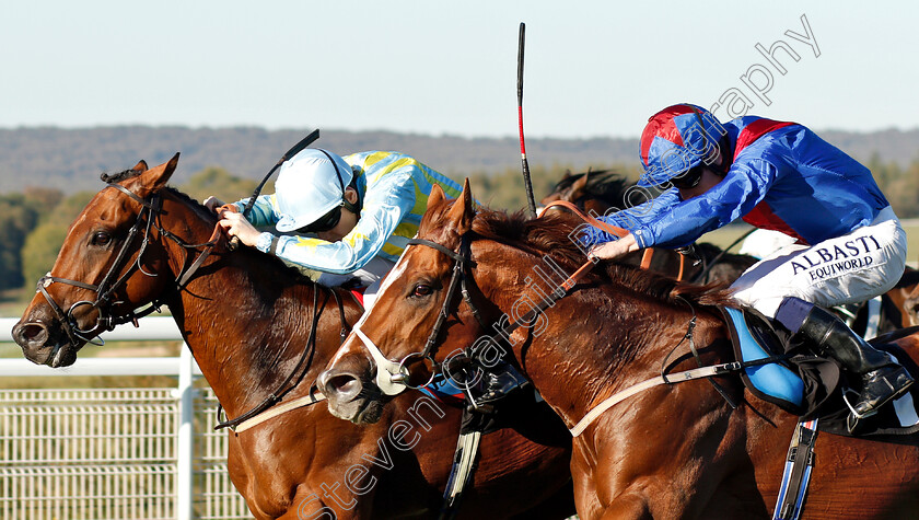 Master-Carpenter-0004 
 MASTER CARPENTER (right, Oisin Murphy) beats ZLATAN (left) in The Birra Moretti Handicap 
Goodwood 26 Sep 2018 - Pic Steven Cargill / Racingfotos.com