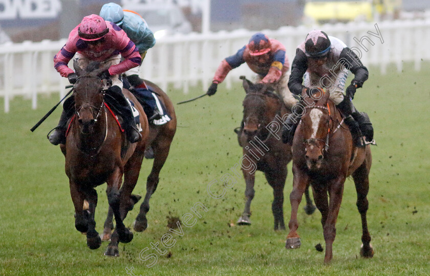 Crambo-0005 
 CRAMBO (left, Jonathan Burke) beats HIDDENVALLEY LAKE (right) in The Howden Long Walk Hurdle
Ascot 21 Dec 2024 - Pic Steven Cargill / Racingfotos.com