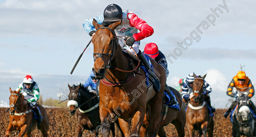 Douglas-Talking-0005 
 DOUGLAS TALKING (Stephen Mulqueen)
Aintree 13 Apr 2023 - Pic Steven Cargill / Racingfotos.com