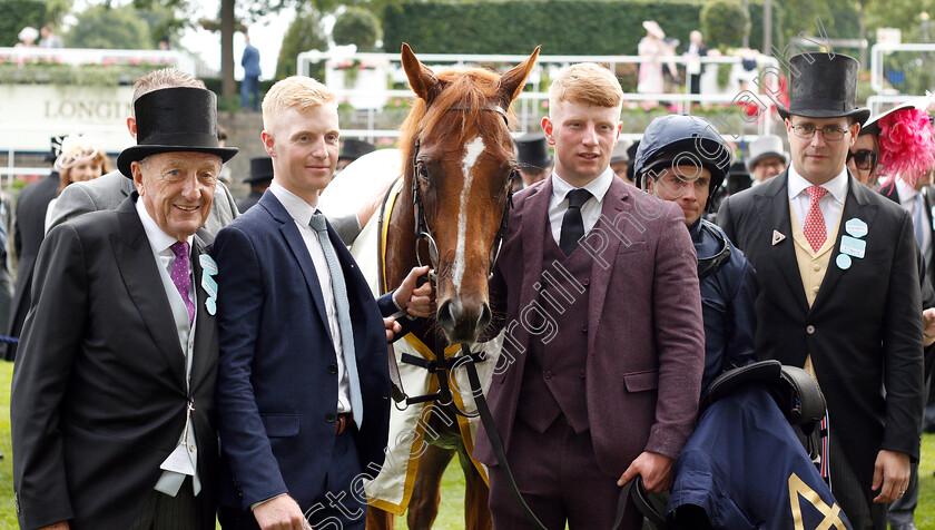 Southern-Hills-0008 
 SOUTHERN HILLS (Ryan Moore) and owners after The Windsor Castle Stakes
Royal Ascot 19 Jun 2019 - Pic Steven Cargill / Racingfotos.com