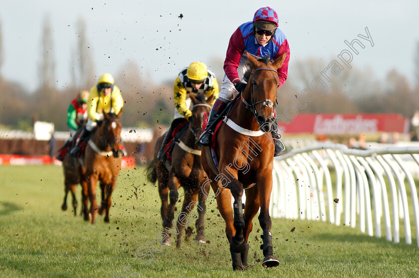 La-Bague-Au-Roi-0008 
 LA BAGUE AU ROI (Richard Johnson) wins The Ladbrokes Novices Chase
Newbury 30 Nov 2018 - Pic Steven Cargill / Racingfotos.com