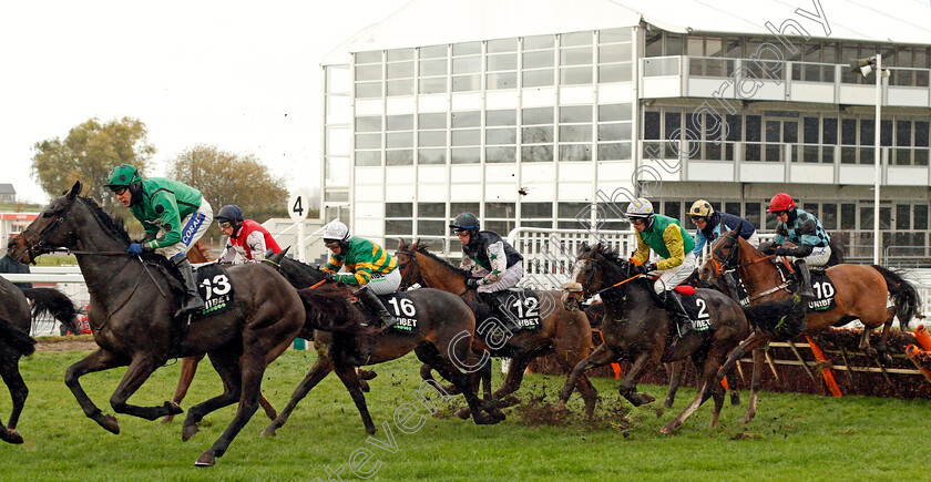 Thinking-0004 
 Runners during The Unibet Greatwood Handicap Hurdle
Cheltenham 15 Nov 2020 - Pic Steven Cargill / Racingfotos.com