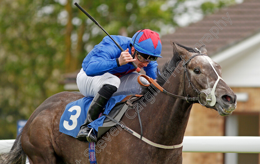 Master-Grey-0005 
 MASTER GREY (William Carson) wins The Matthew & Matthew Solicitors Handicap Salisbury 30 Apr 2018 - Pic Steven Cargill / Racingfotos.com