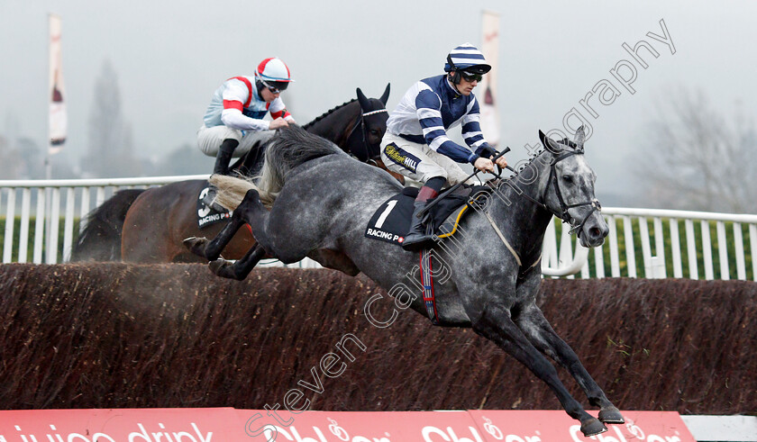 Al-Dancer-0002 
 AL DANCER (Sam Twiston-Davies)
Cheltenham 17 Nov 2019 - Pic Steven Cargill / Racingfotos.com