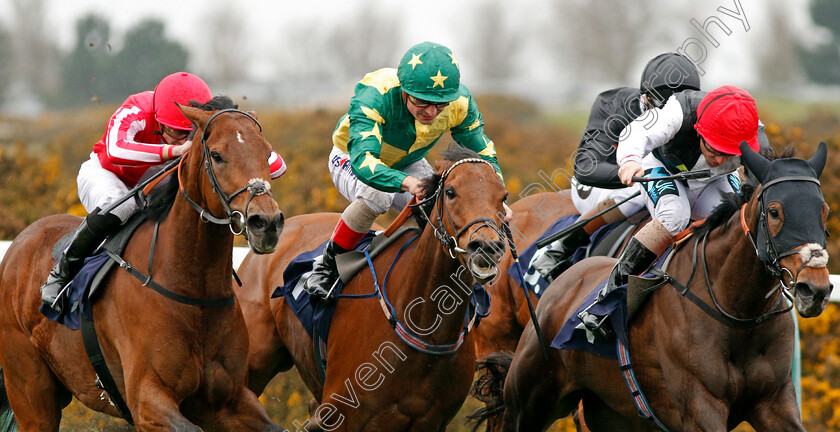 Mordin-0004 
 MORDIN (left, James Doyle) beats VOI (centre) and CRIMSON ROSETTE (right) in The Pleasurewood Hills Theme Park Of Lowestoft Handicap Yarmouth 24 Apr 2018 - Pic Steven Cargill / Racingfotos.com