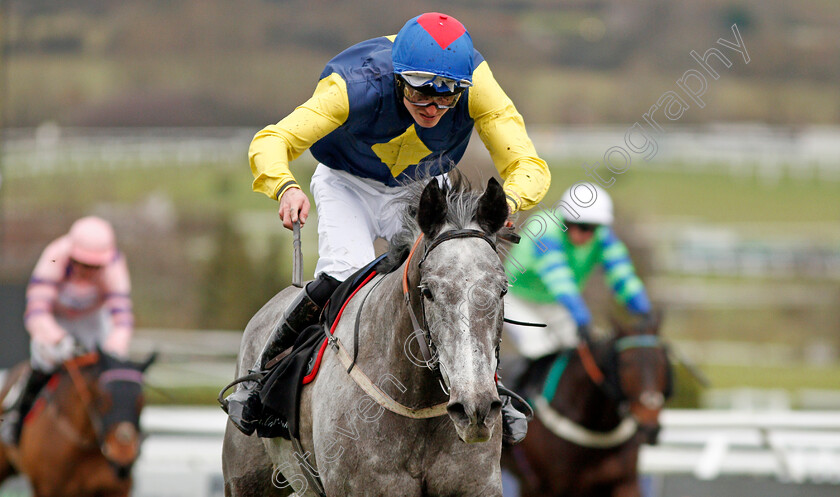 Guitar-Pete-0009 
 GUITAR PETE (Ryan Day) wins The Caspian Caviar Gold Cup Cheltenham 16 Dec 2017 - Pic Steven Cargill / Racingfotos.com