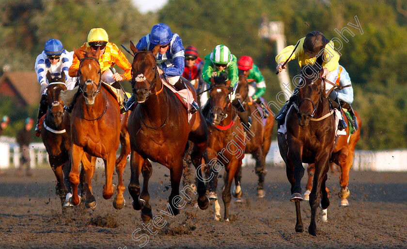 Harbour-Breeze-0002 
 HARBOUR BREEZE (left, Jason Watson) beats KOEMAN (right) in The 32Red Handicap
Kempton 22 May 2019 - Pic Steven Cargill / Racingfotos.com