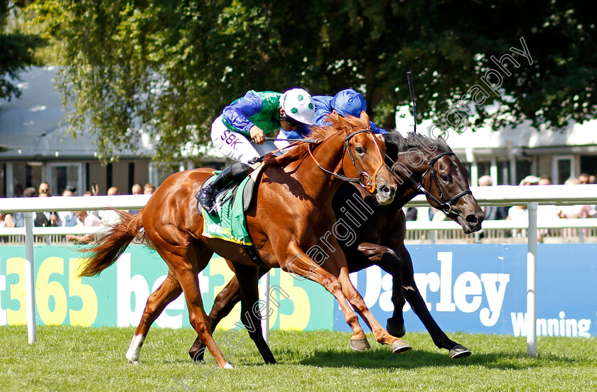 Isaac-Shelby-0006 
 ISAAC SHELBY (Sean Levey) beats VICTORY DANCE (right) in The bet365 Superlative Stakes
Newmarket 9 Jul 2022 - Pic Steven Cargill / Racingfotos.com