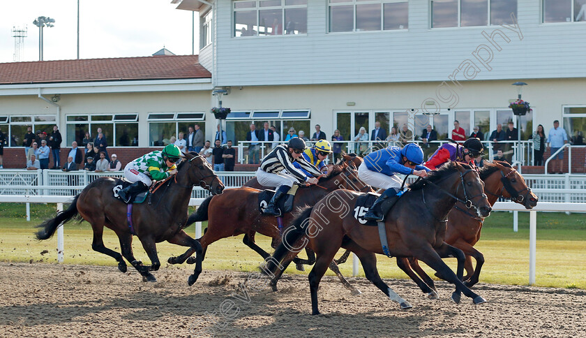 Western-Writer-0003 
 WESTERN WRITER (William Buick) wins The Betsi Maiden Stakes
Chelmsford 7 Jun 2022 - Pic Steven Cargill / Racingfotos.com