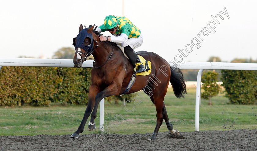 First-Thought-0005 
 FIRST THOUGHT (James Doyle) wins The Bet At racinguk.com Nursery
Kempton 18 Sep 2018 - Pic Steven Cargill / Racingfotos.com