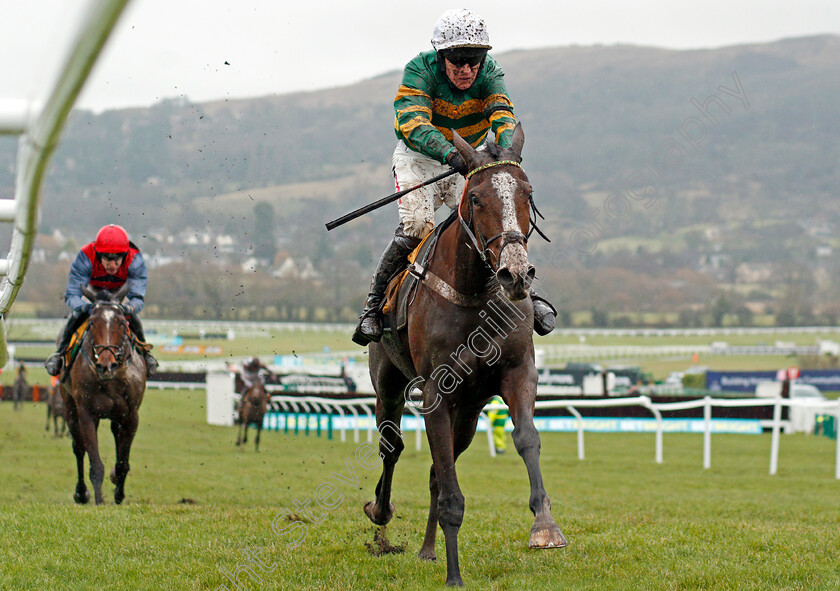 Apple s-Shakira-0006 
 APPLE'S SHAKIRA (Barry Geraghty) wins The JCB Triumph Trial Juvenile Hurdle Cheltenham 27 Jan 2018 - Pic Steven Cargill / Racingfotos.com