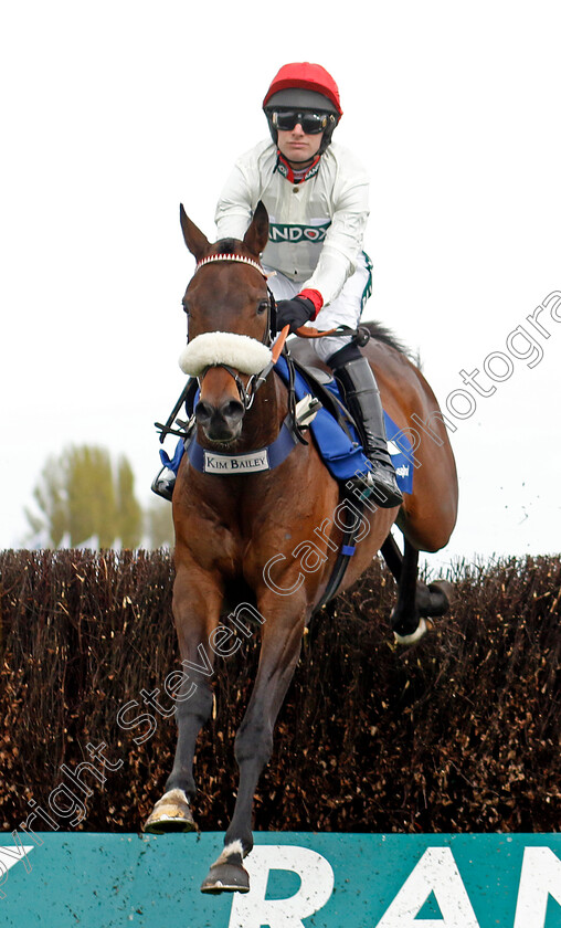 Chianti-Classico-0003 
 CHIANTI CLASSICO (David Bass)
Aintree 12 Apr 2024 - Pic Steven Cargill / Racingfotos.com