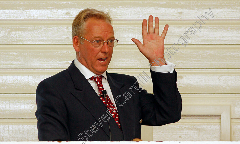 Richard-Botterill-0002 
 Auctioneer Richard Botterill at Ascot Yearling Sale 12 Sep 2017 - Pic Steven Cargill / Racingfotos.com