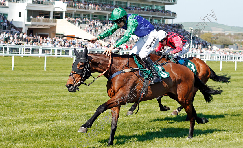 Midnight-Target-0005 
 MIDNIGHT TARGET (Lee Edwards) wins The EBF / TBA Mares Novices Handicap Chase Cheltenham 19 Apr 2018 - Pic Steven Cargill / Racingfotos.com