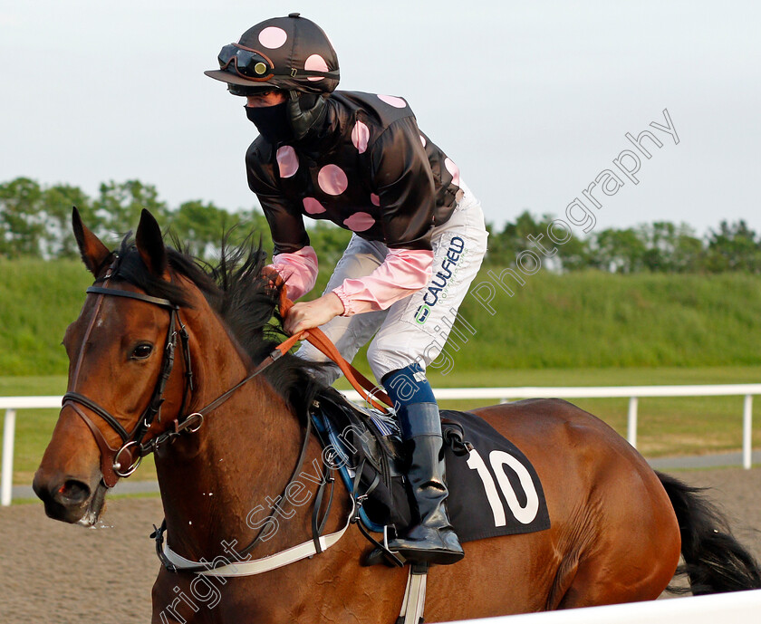 Sassy-Go-Lucky-0001 
 SASSY GO LUCKY (Darragh Keenan)
Chelmsford 3 Jun 2021 - Pic Steven Cargill / Racingfotos.com