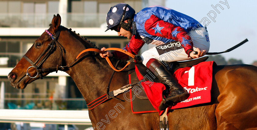 Paisley-Park-0005 
 PAISLEY PARK (Aidan Coleman) wins The Ladbrokes Long Distance Hurdle
Newbury 29 Nov 2019 - Pic Steven Cargill / Racingfotos.com