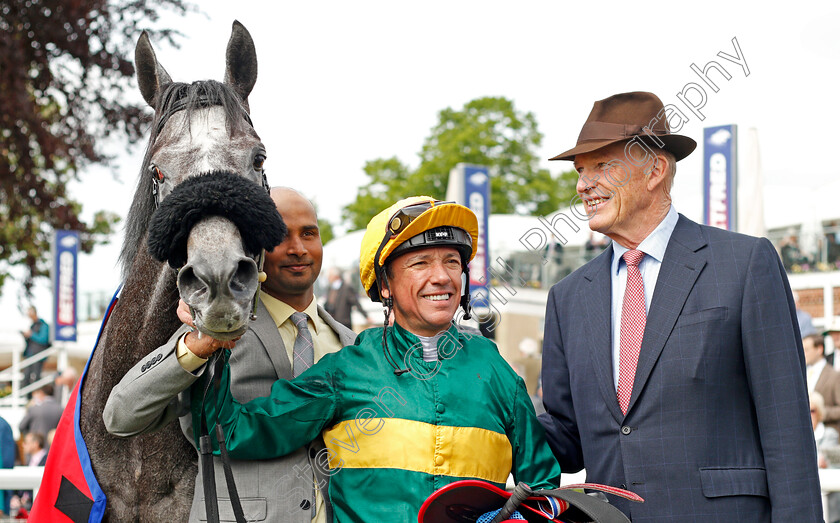 Coronet-0007 
 CORONET (Frankie Dettori) with John Gosden after The Betfred Middleton Stakes York 17 May 2018 - Pic Steven Cargill / Racingfotos.com